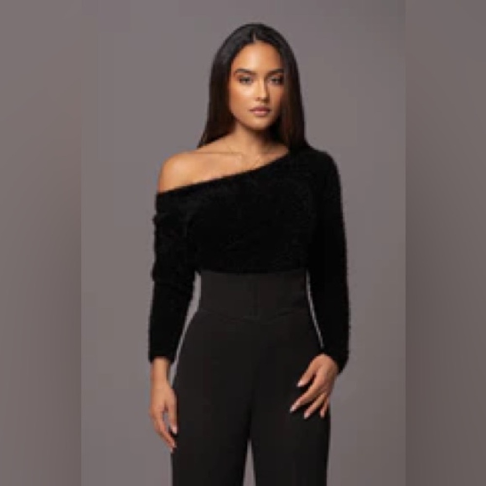 Black Yesenia Asymmetrical Knit Top